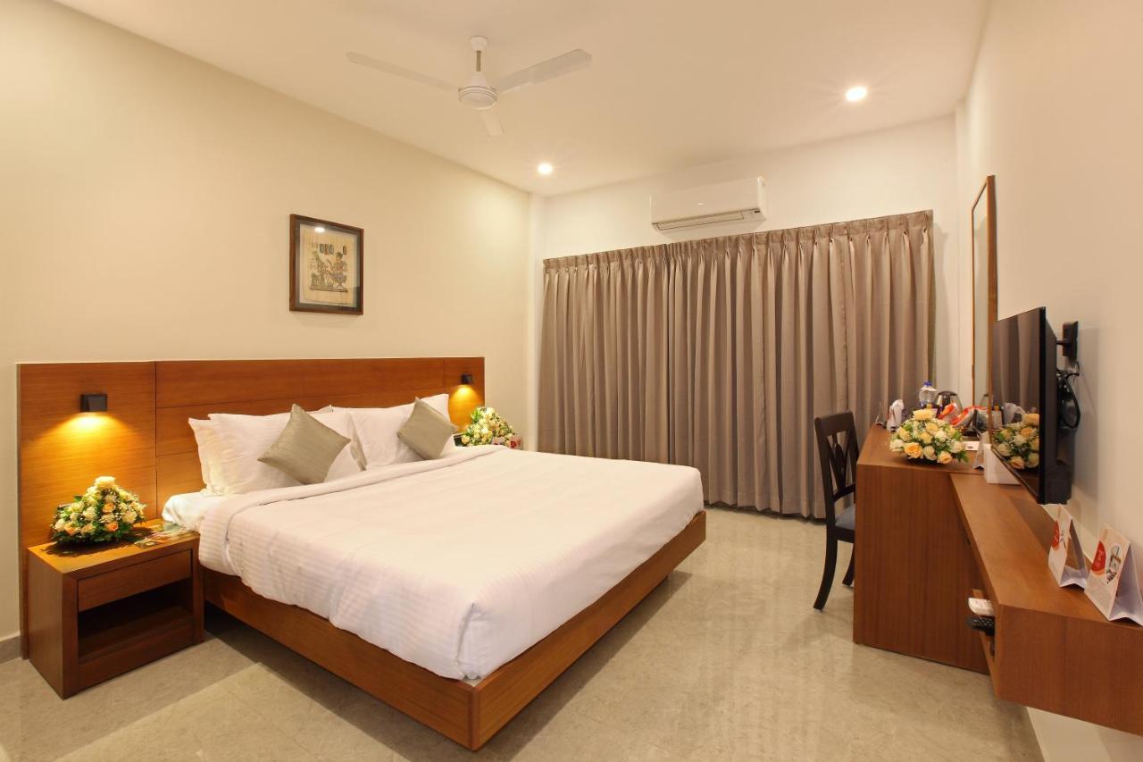 Hotel Prince Kāladi 外观 照片