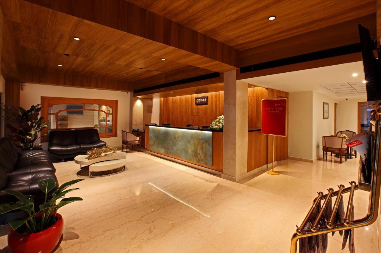 Hotel Prince Kāladi 外观 照片