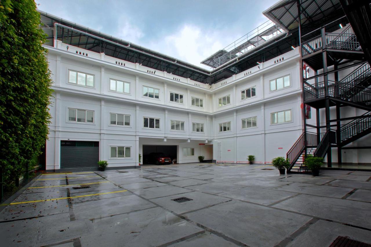 Hotel Prince Kāladi 外观 照片