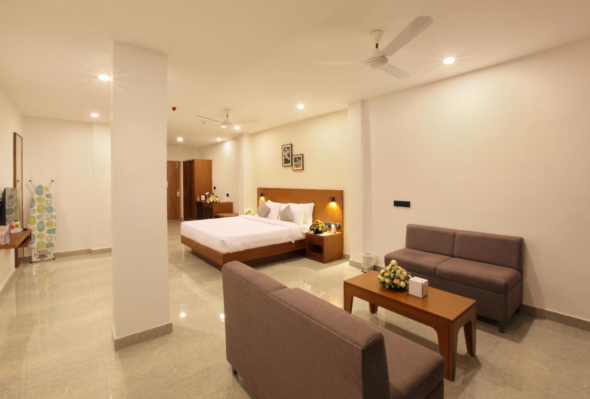 Hotel Prince Kāladi 外观 照片