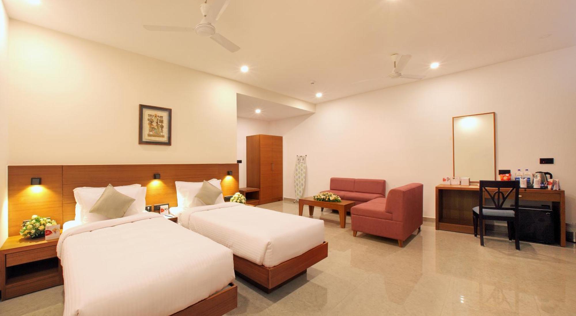 Hotel Prince Kāladi 外观 照片