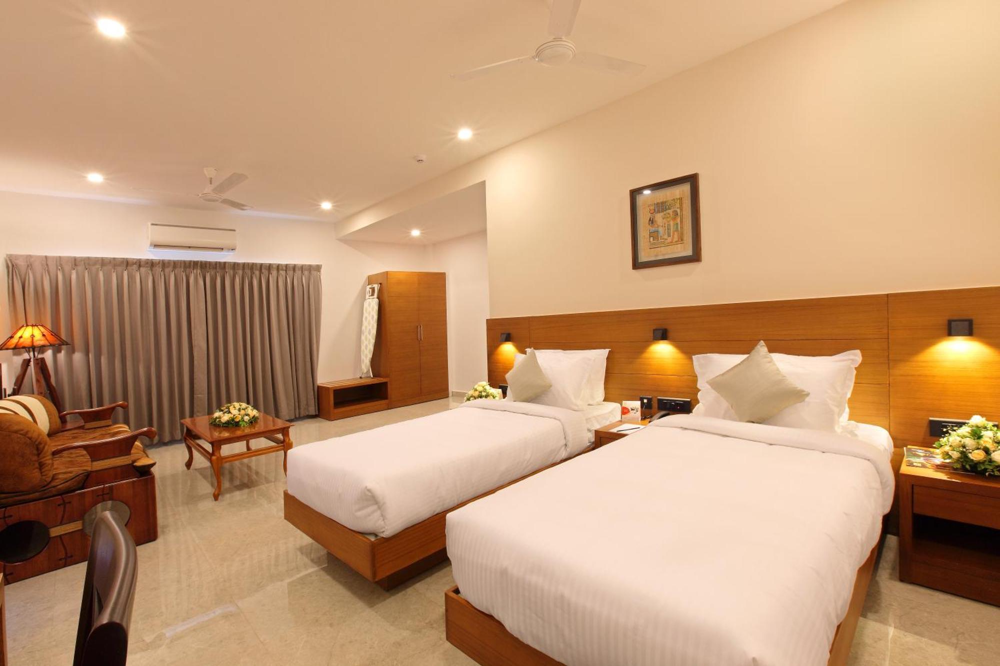 Hotel Prince Kāladi 外观 照片